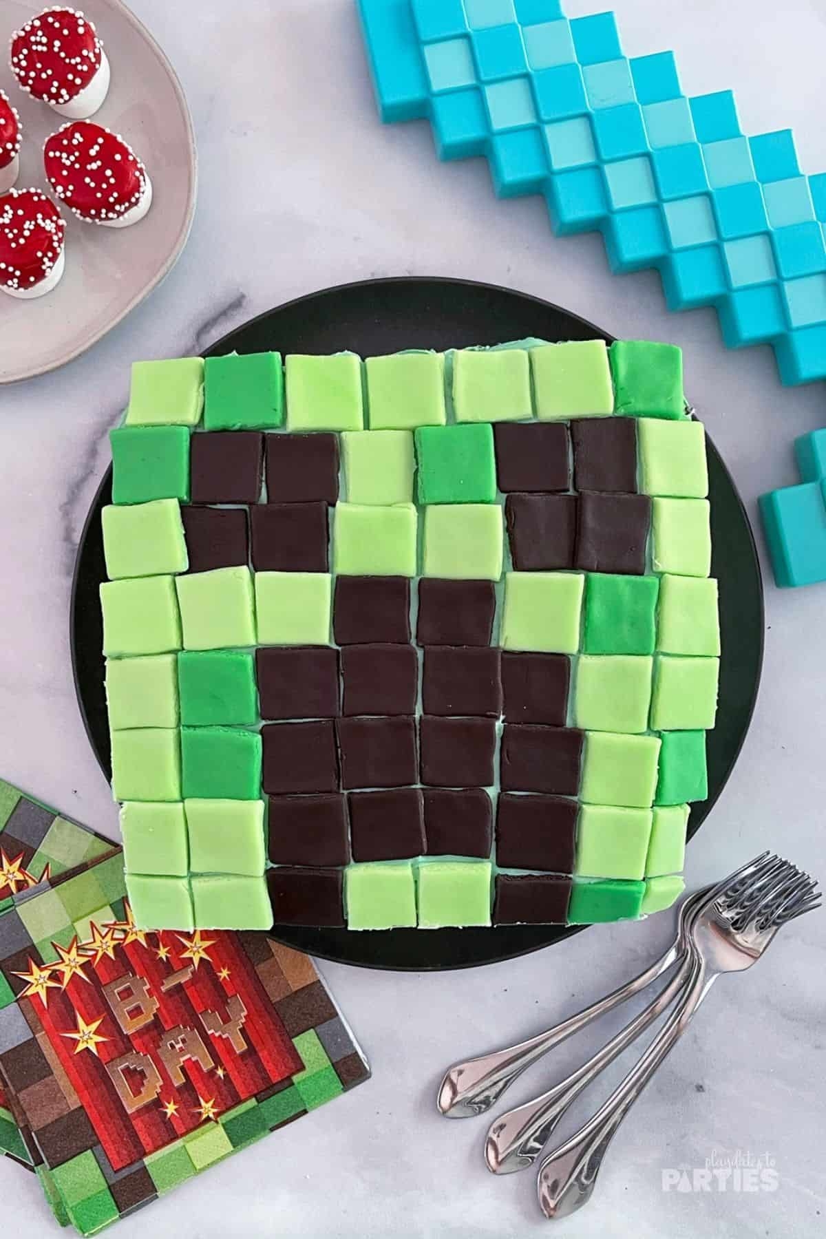 DIY Minecraft Creeper Cake