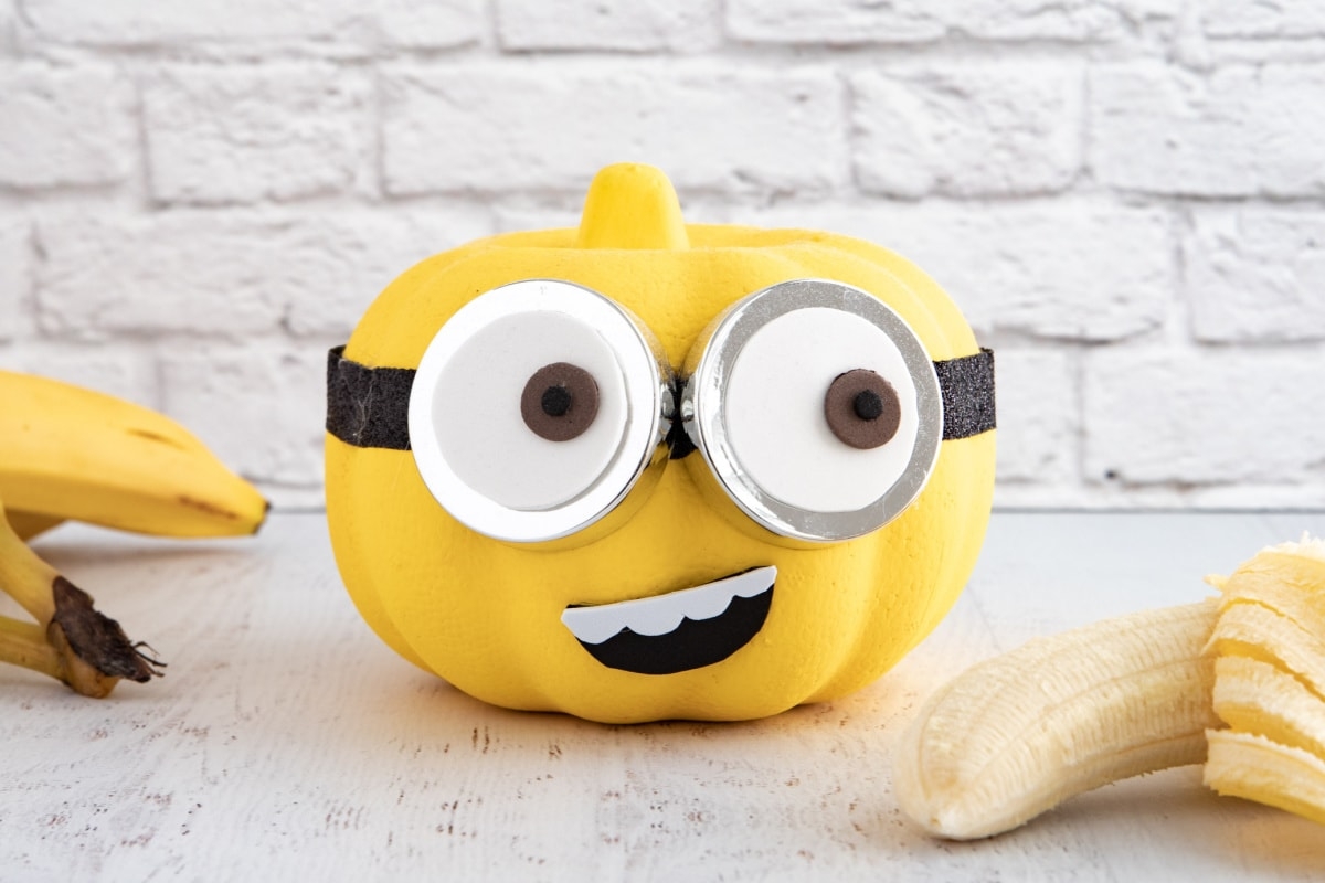 No Carve Minion Pumpkin Fun Money Mom No Carve Minion Pumpkin Fun Money Mom